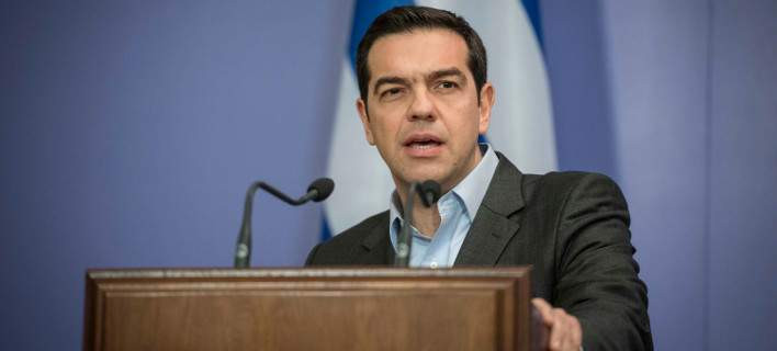 WSJ: Ο Α. Τσίπρας «ζυγίζει» τις επιλογές του – Νέα μέτρα, εκλογές ή αντίσταση και καθυστερήσεις;